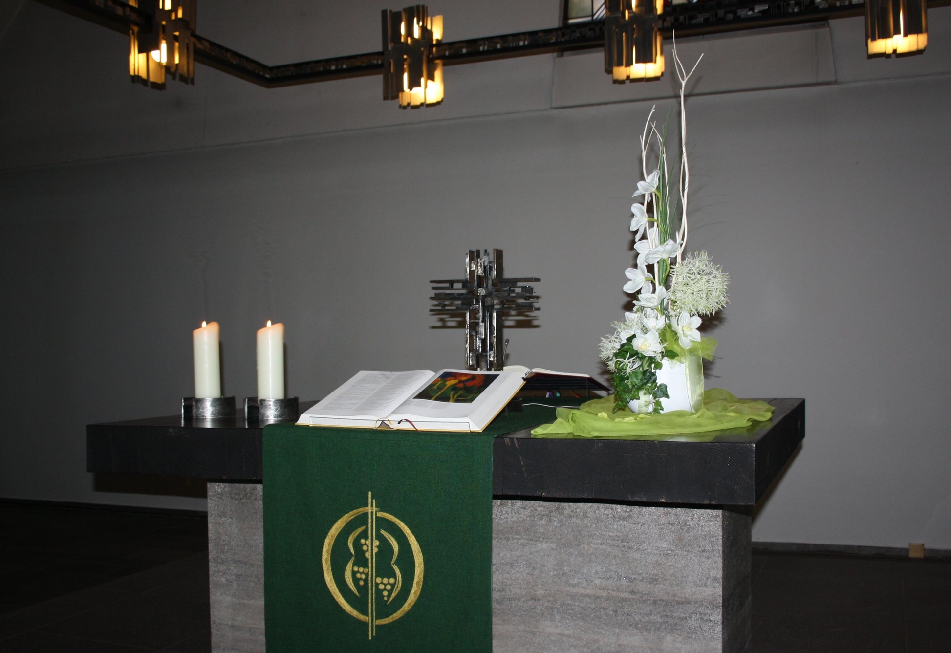 3022 Altargesteck modern hoch