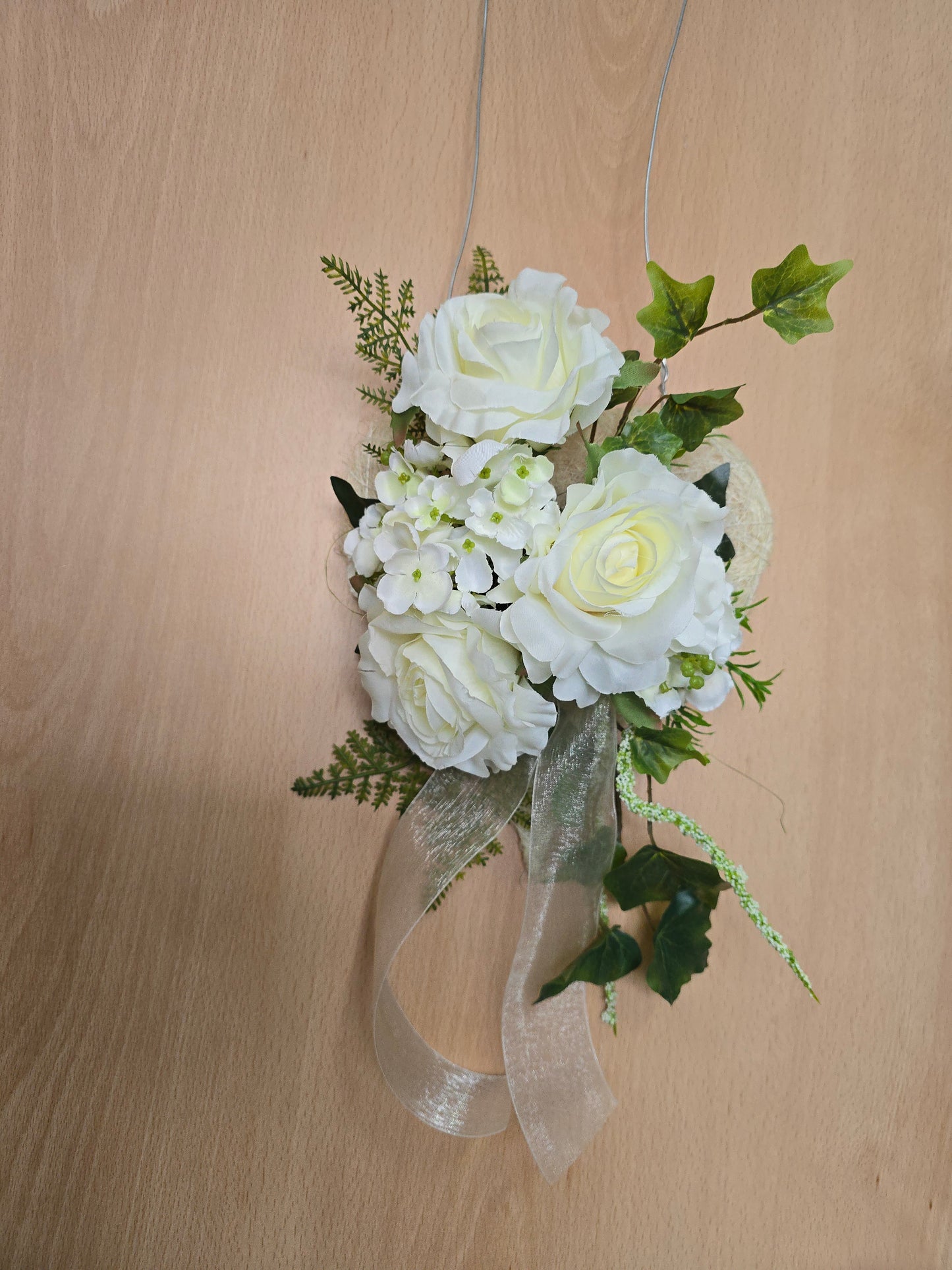 Bankdeko Sisalherz in cremeweiss dekoriert