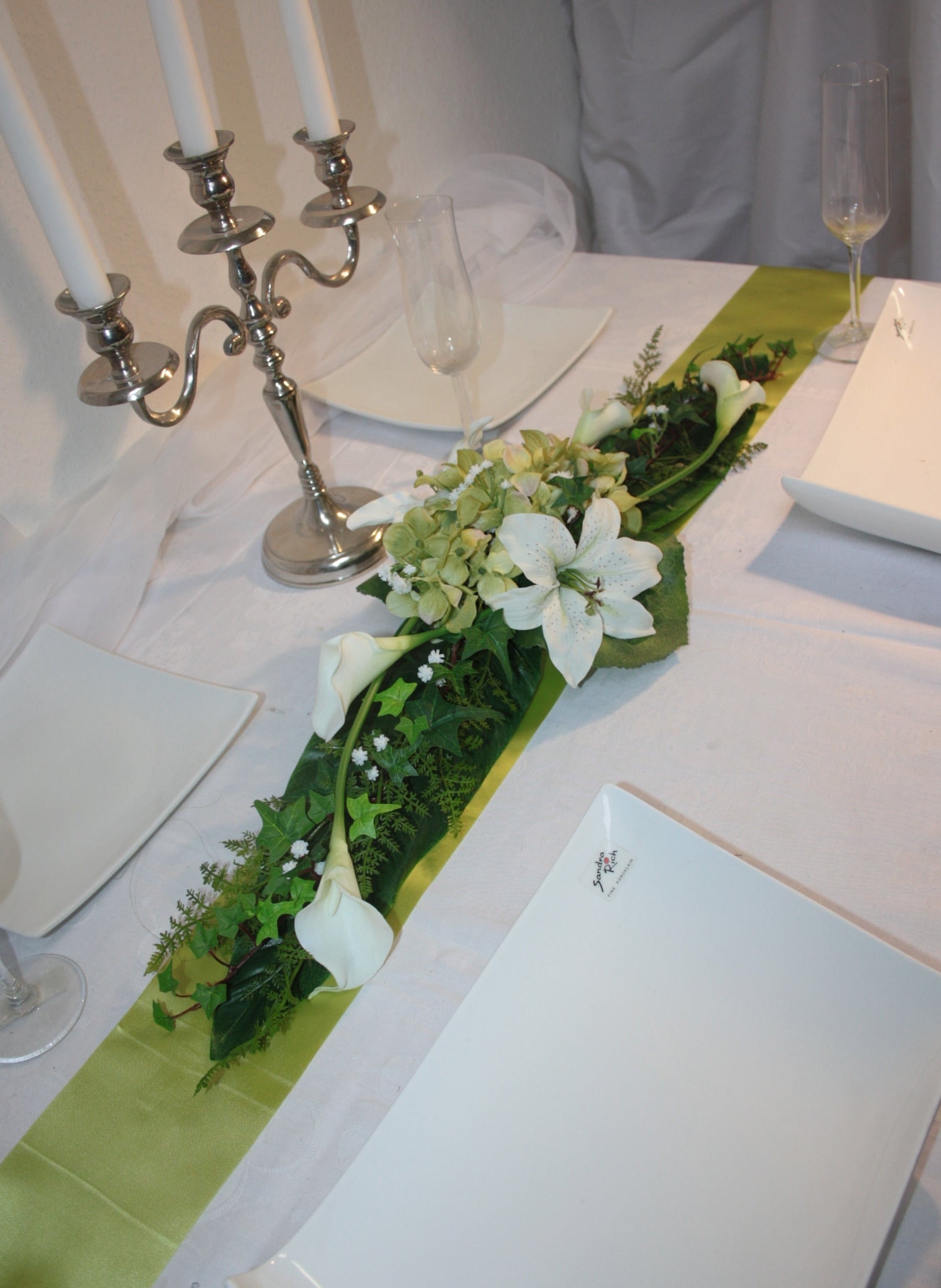 3053 Kleines Gesteck Linie 2