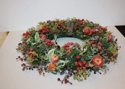 8074 Früchtekranz 30cm beschneit