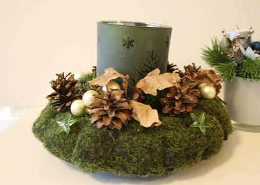 8066 Mooskranz mit Windlicht Grün