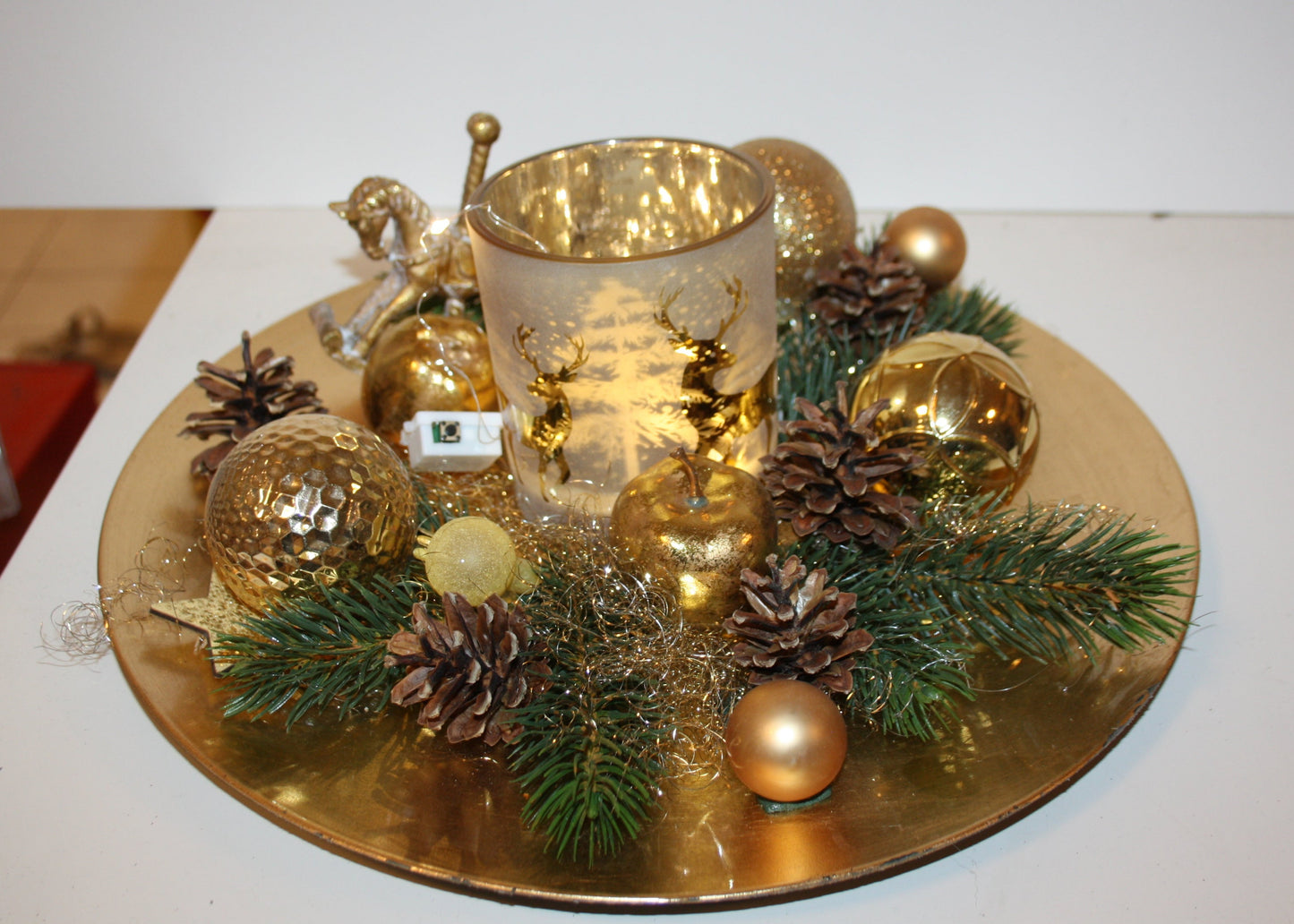 8057 Teller Advent gold mit Windlicht