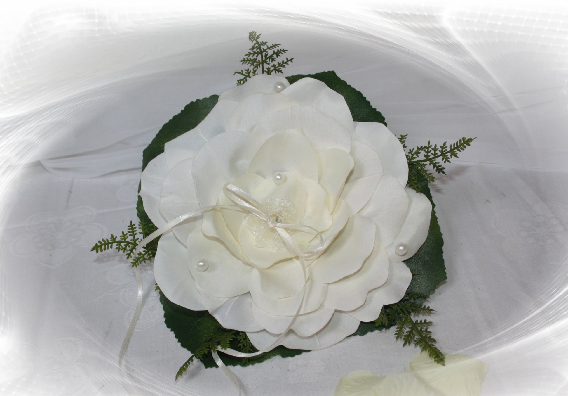 2039 Ringrose mit Blattrand