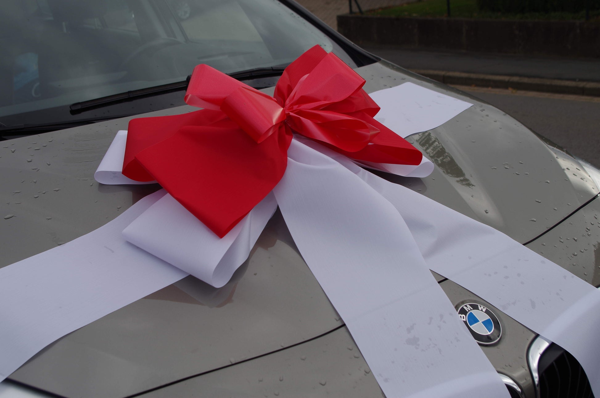 9012 Schleife XXL Geschenk für Auto weiß-rot