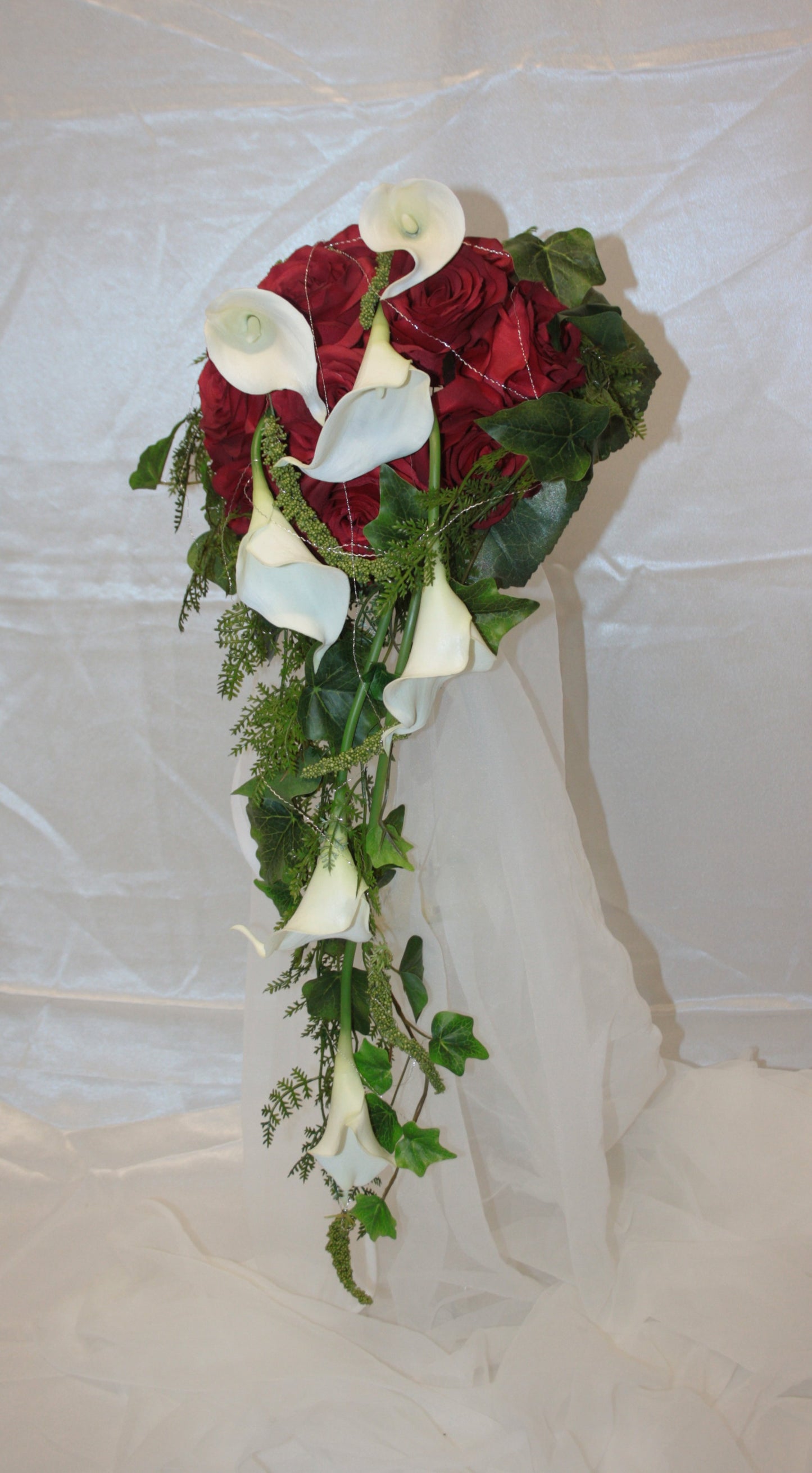 Calla Brautstrauss modern verschlungen