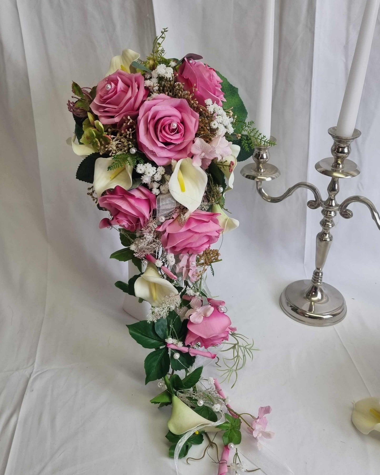1039 Ramo de novia bonito rosa con calas
