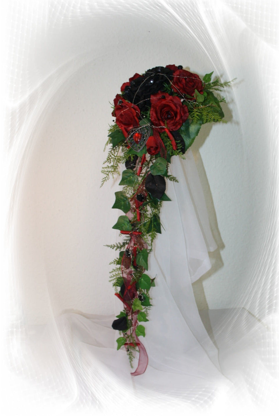 1063 Brautstrauss kleiner Gothic Wasserfall