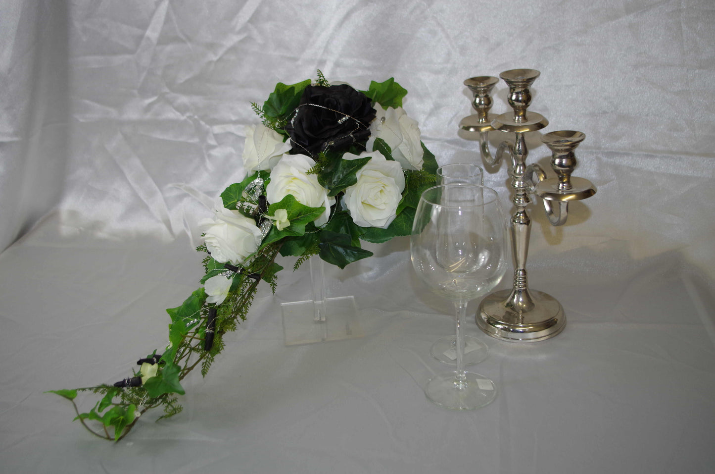 1072 Brautstrauss schwarz weiss