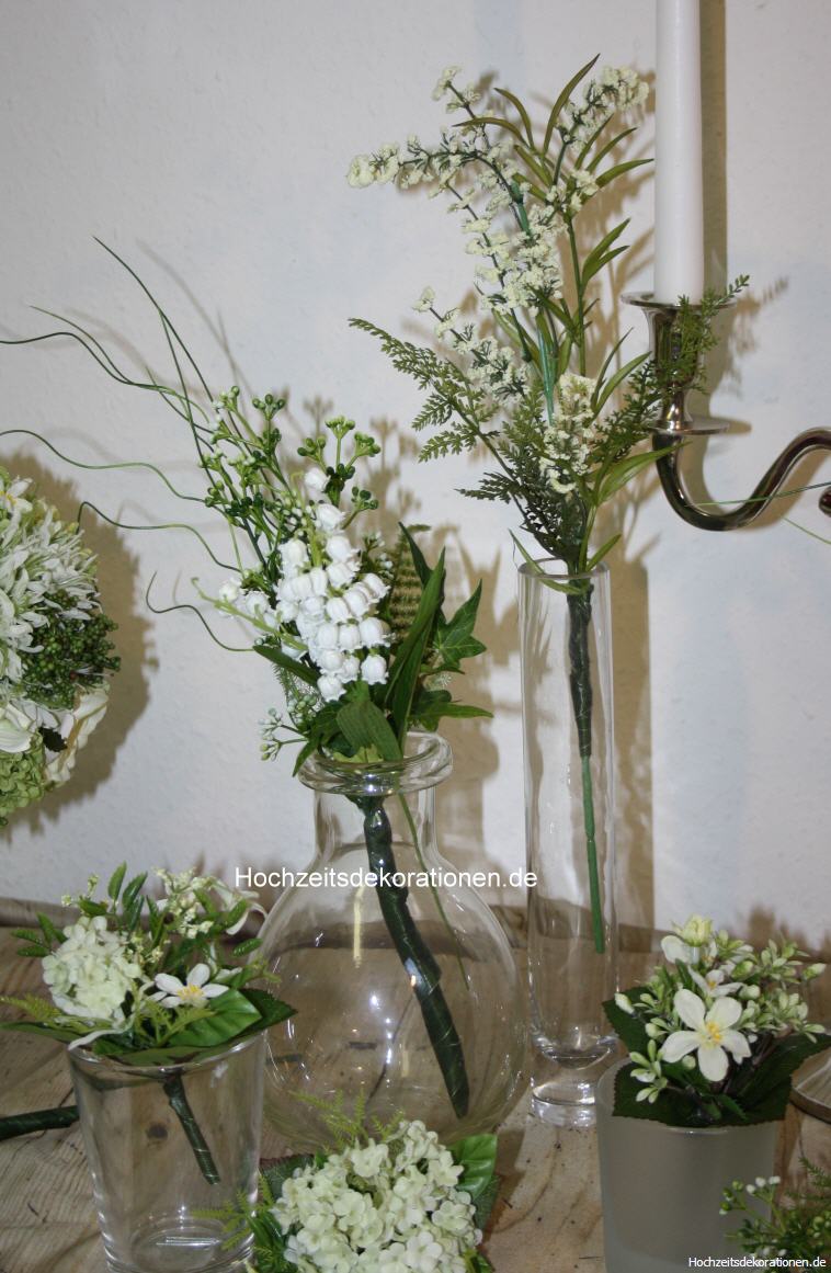 kleine Str„uáe Gartenhochzeit