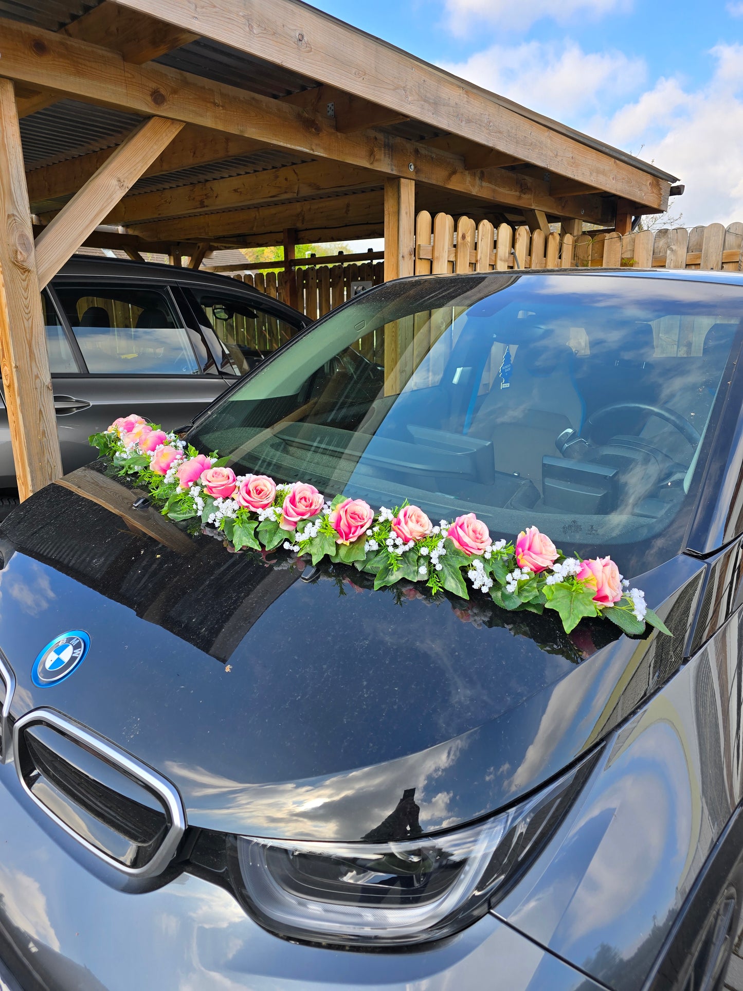 Autogirlande Hochzeit Rosen mit Schleierkraut