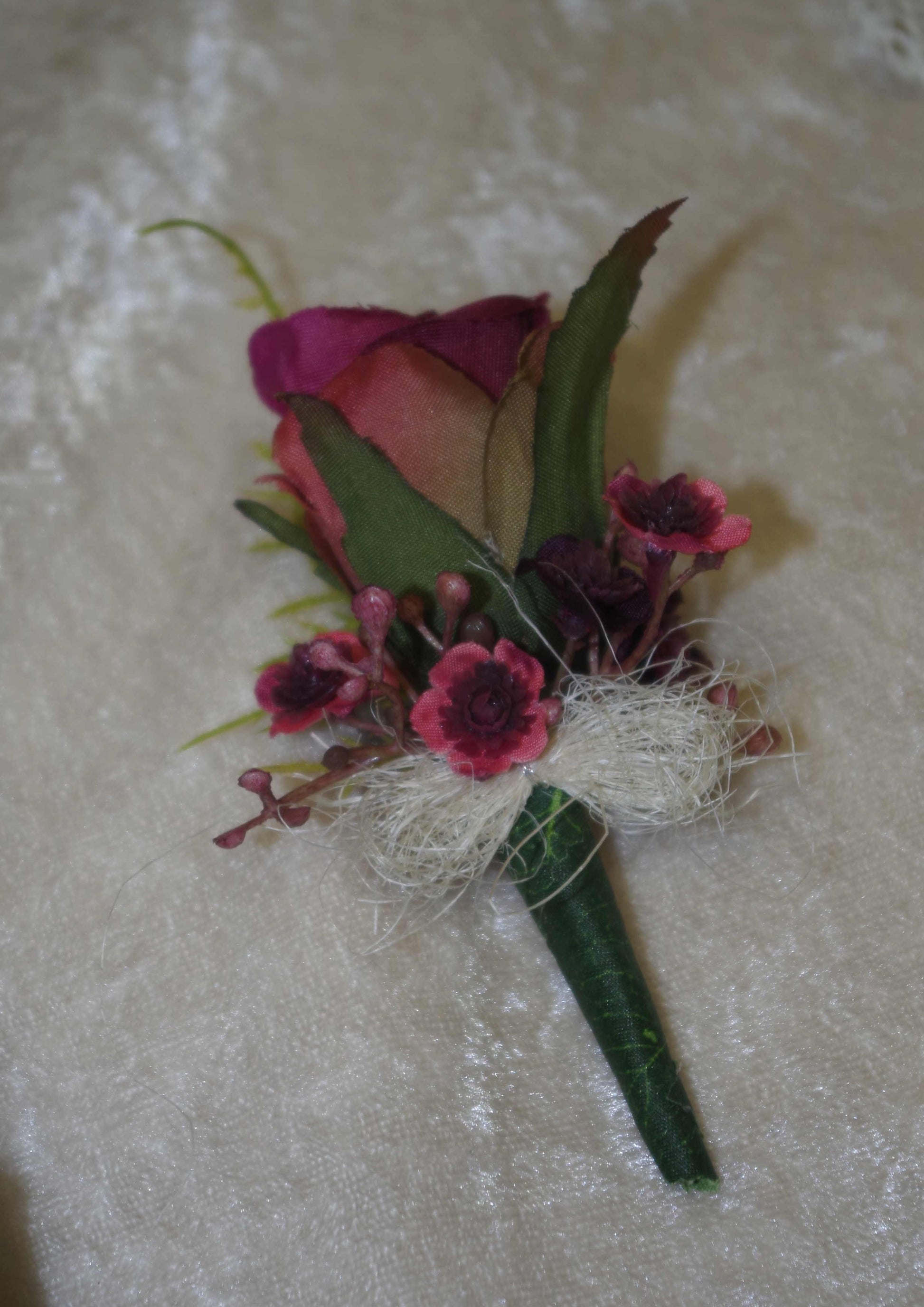 Revers Anstecker Rose Gothik