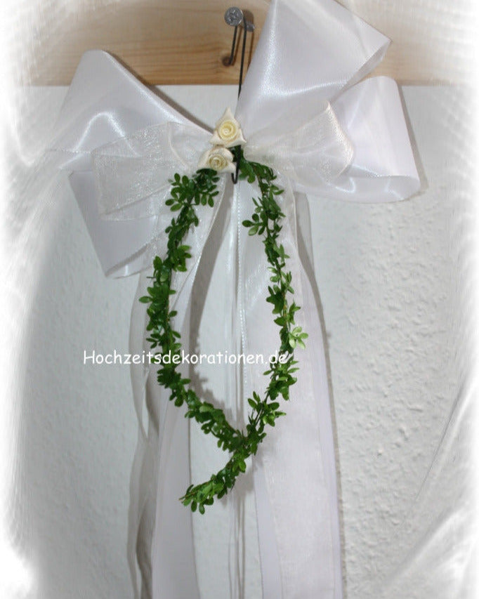 Schleife Kirche Bankdeko mit Moosröschen