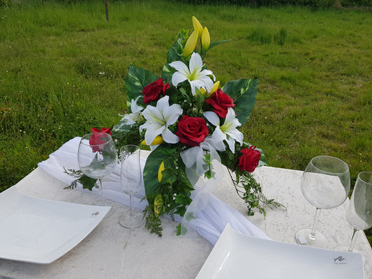 Lilien Altargesteck hochgearbeitet