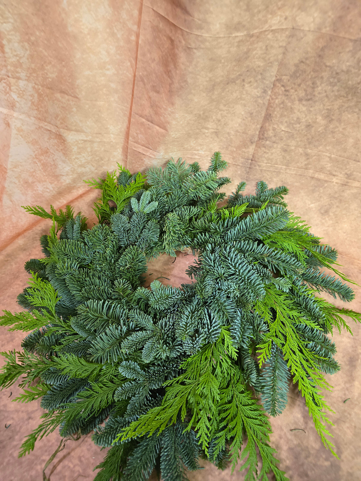 8015 Raw wreath fresh fir, thuja and eucalyptus wild mix