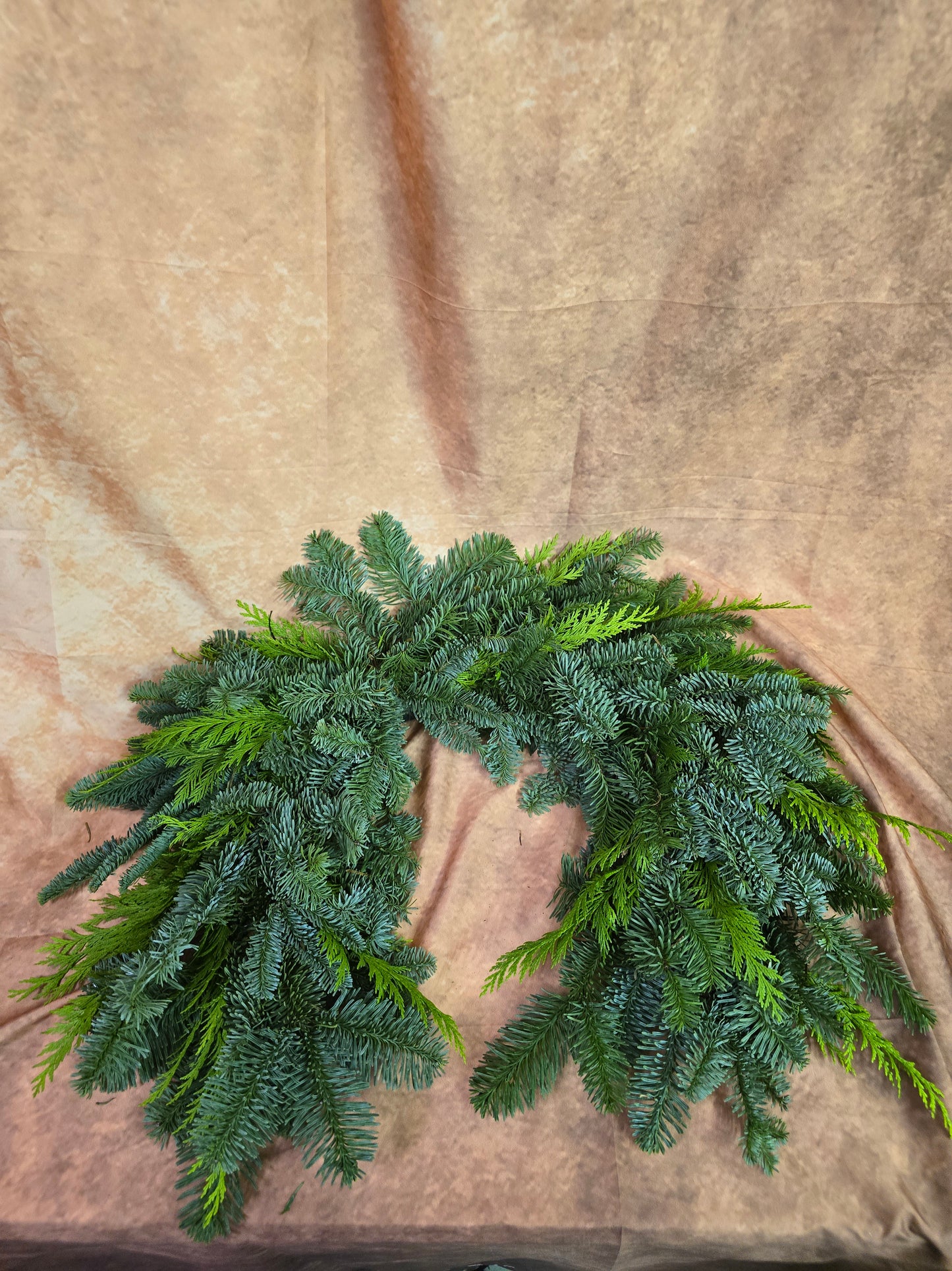 8019 halber Rohkranz frische Tanne, Tuja