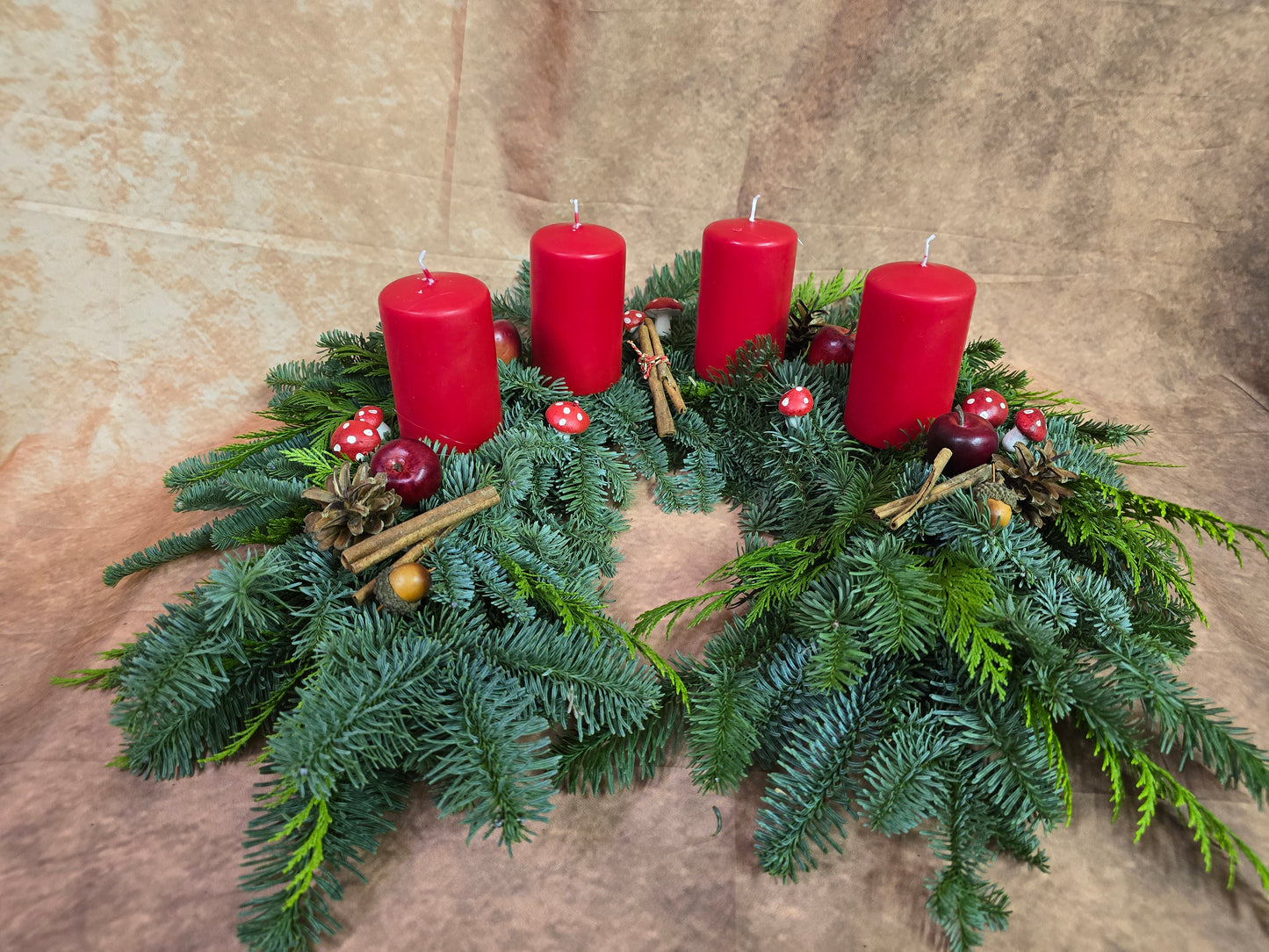 8019 halber Rohkranz frische Tanne, Tuja