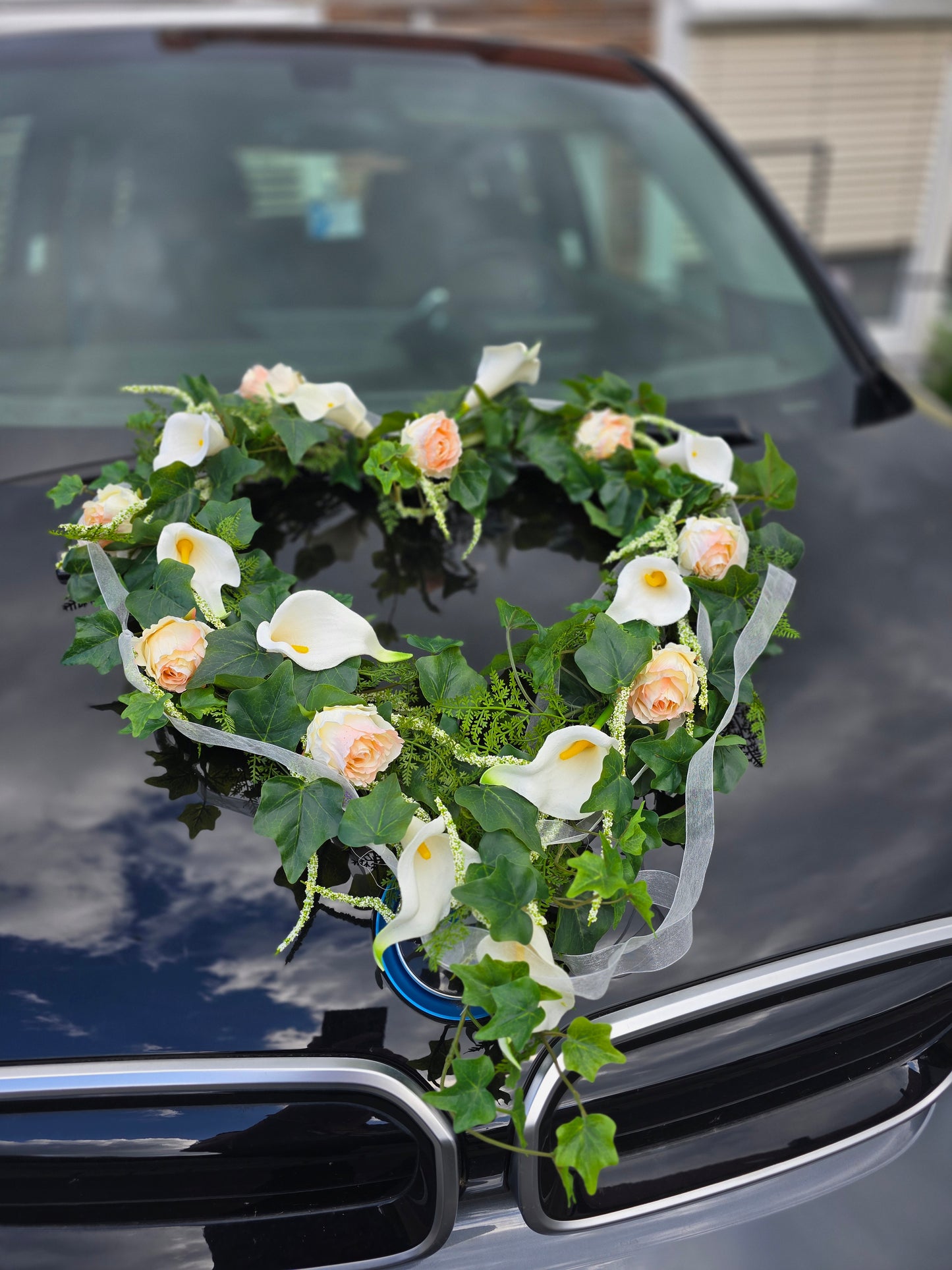 Autoherz offen in pastell mit Callas und Rosen