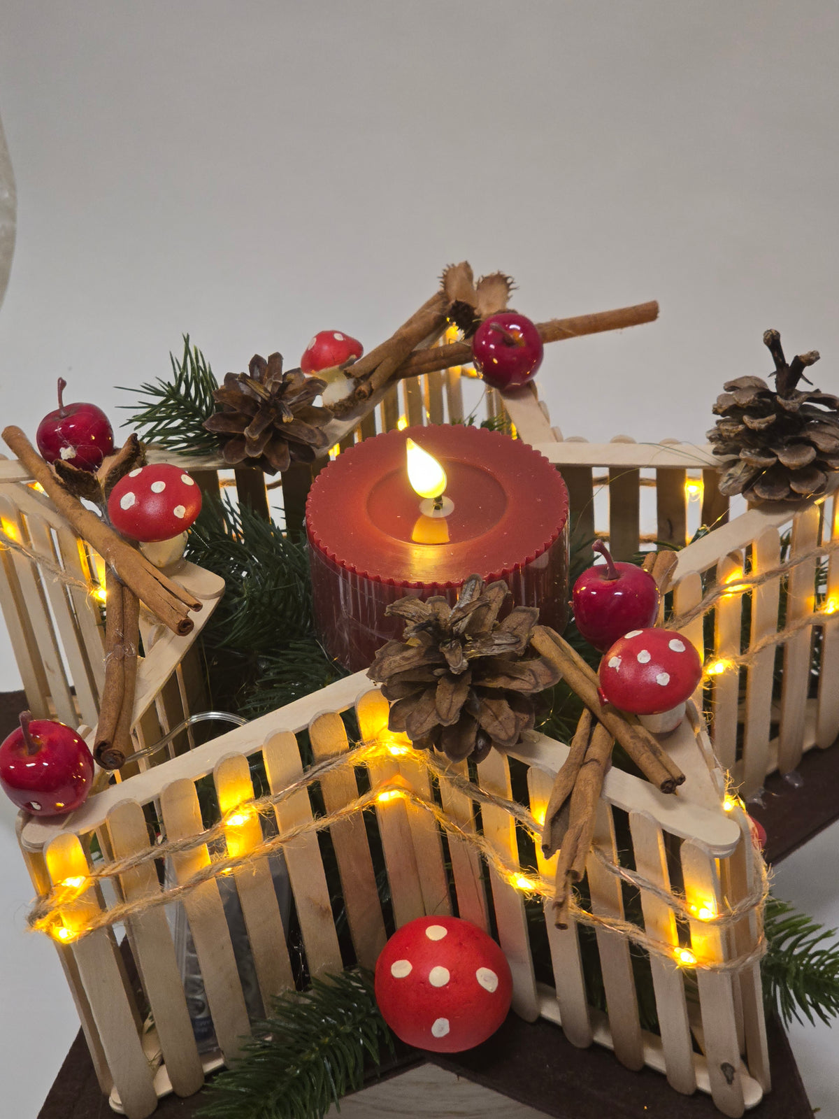 80613 Leuchtstern 35 cm aus Eisstäben mit LED Kerzen und Kette advent