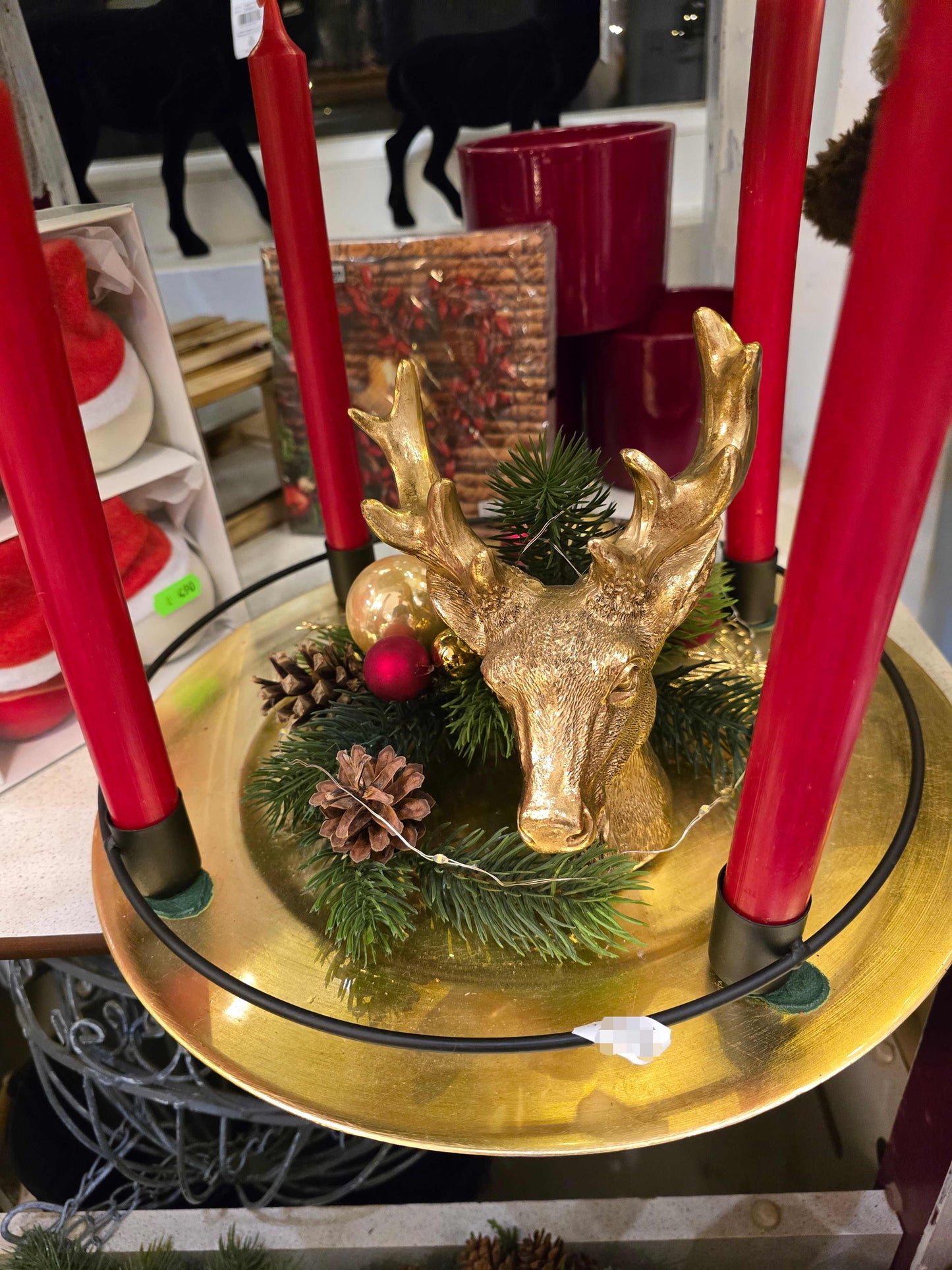 Adventgesteck mit 4 Kerzen und Hirsch