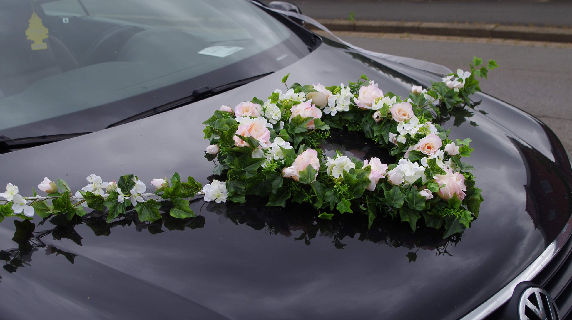 Autoherz wuschig mit Seitenarmen Rosen
