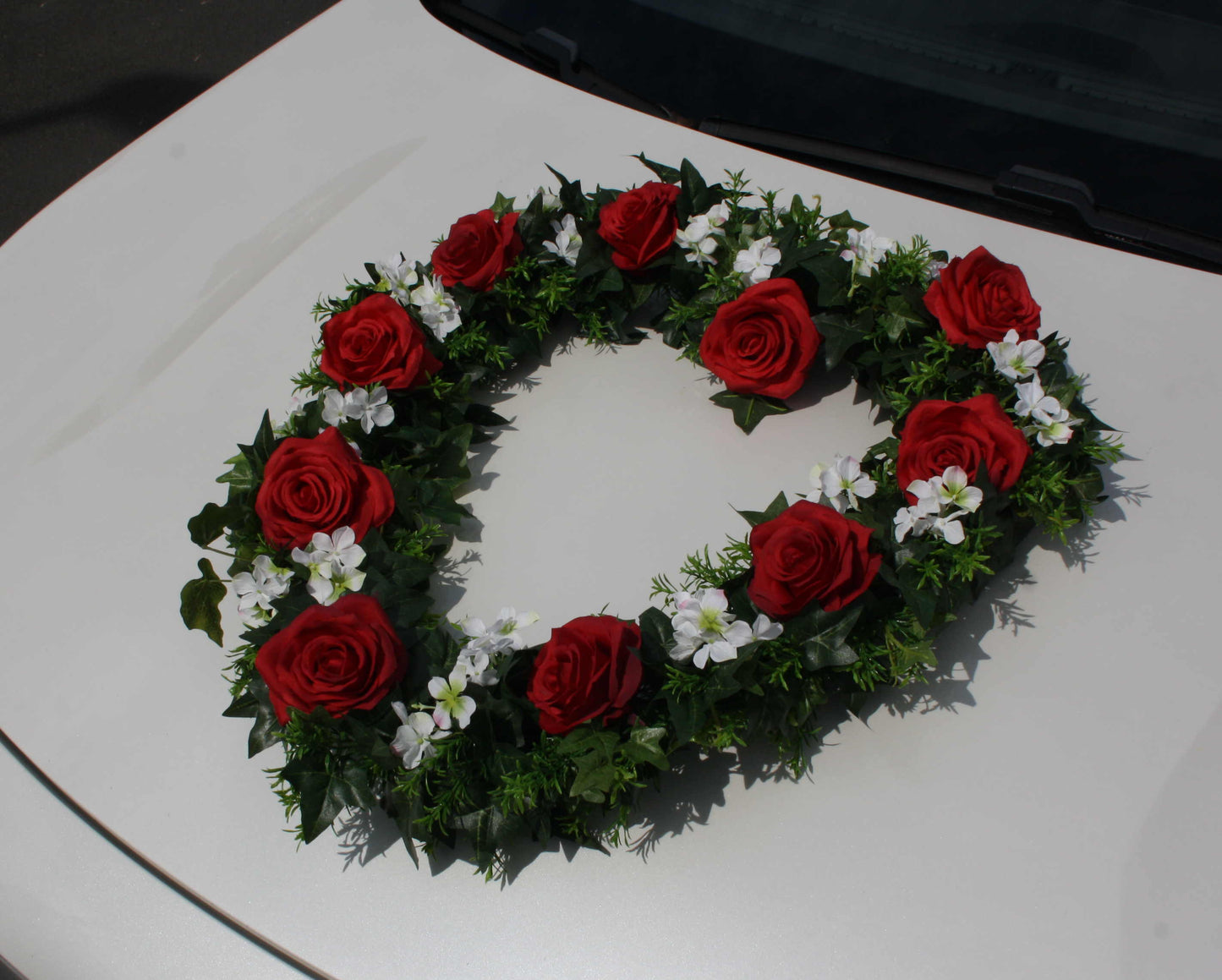 Autoherz offen Rosen und Hortensien