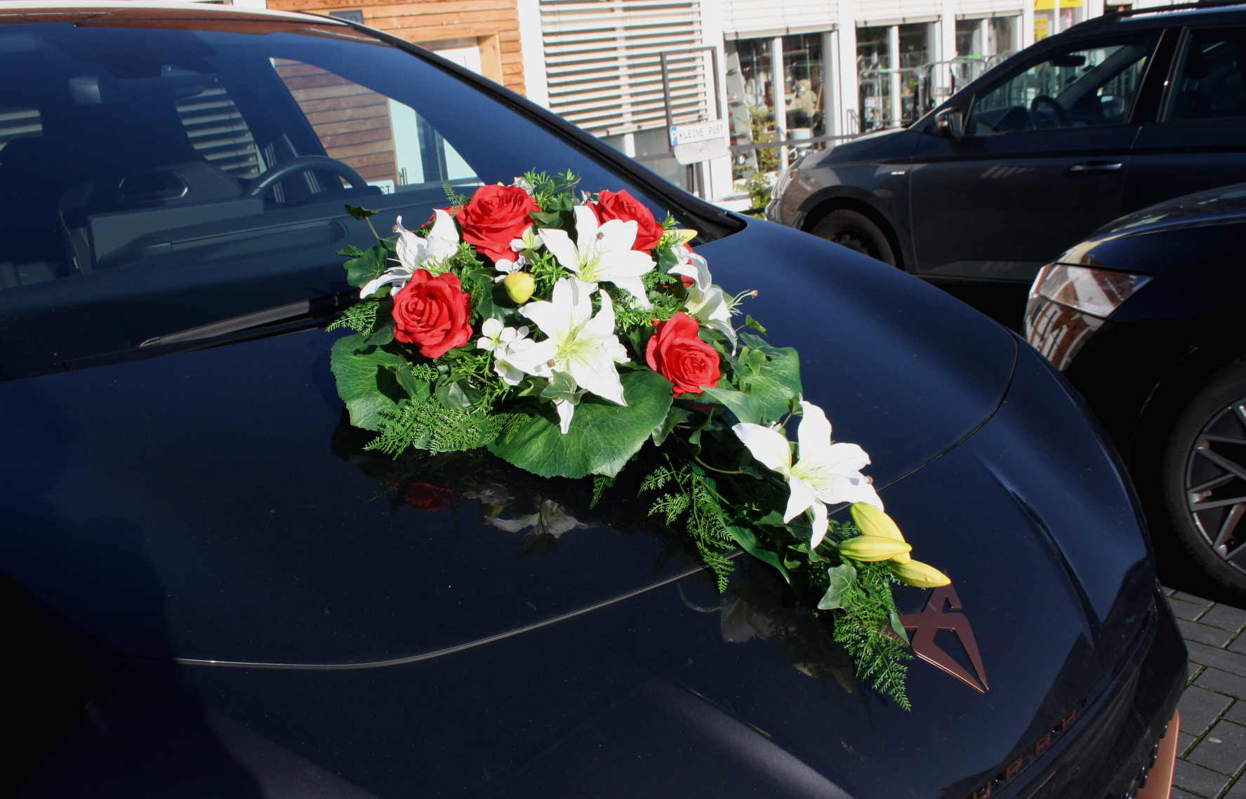 Autoschmuck schöne Lilien