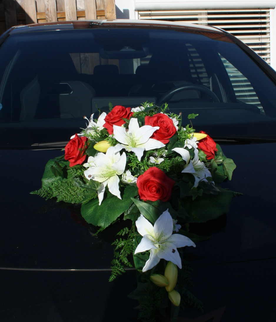Autoschmuck schöne Lilien