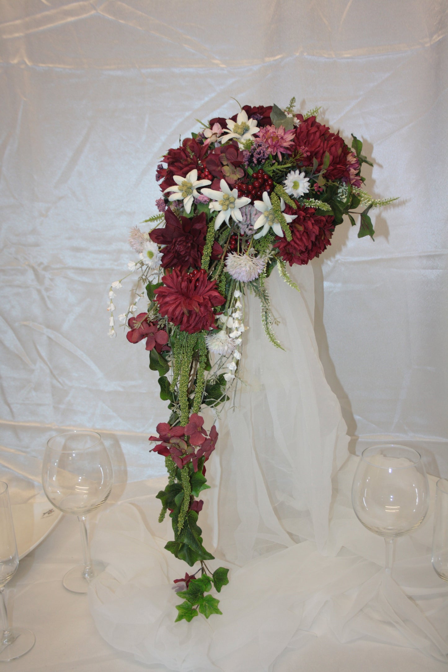 1062 Brautstrauß Herbst Wasserfall