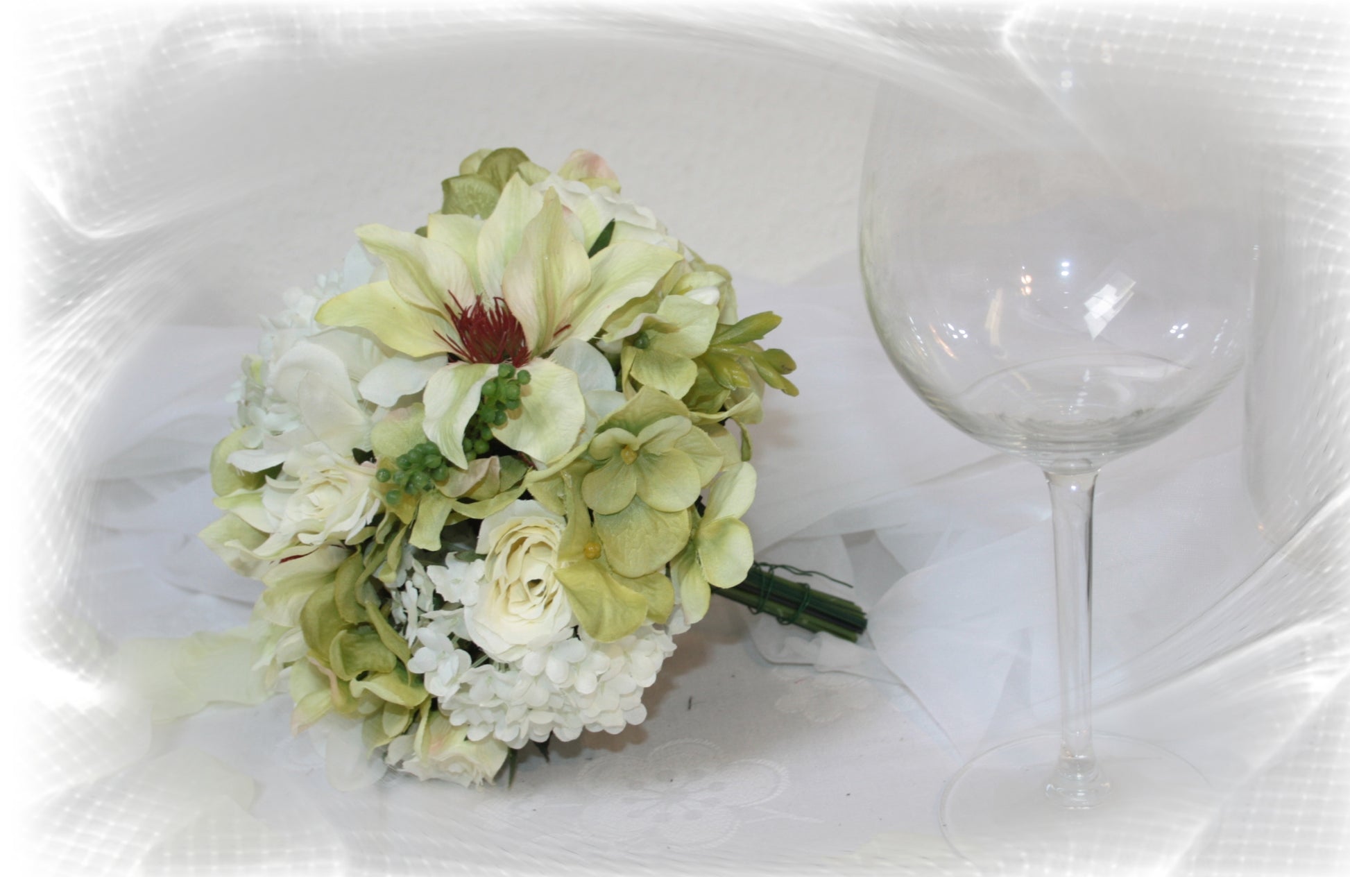 1014 Kugelstrauss Countryhochzeit grün