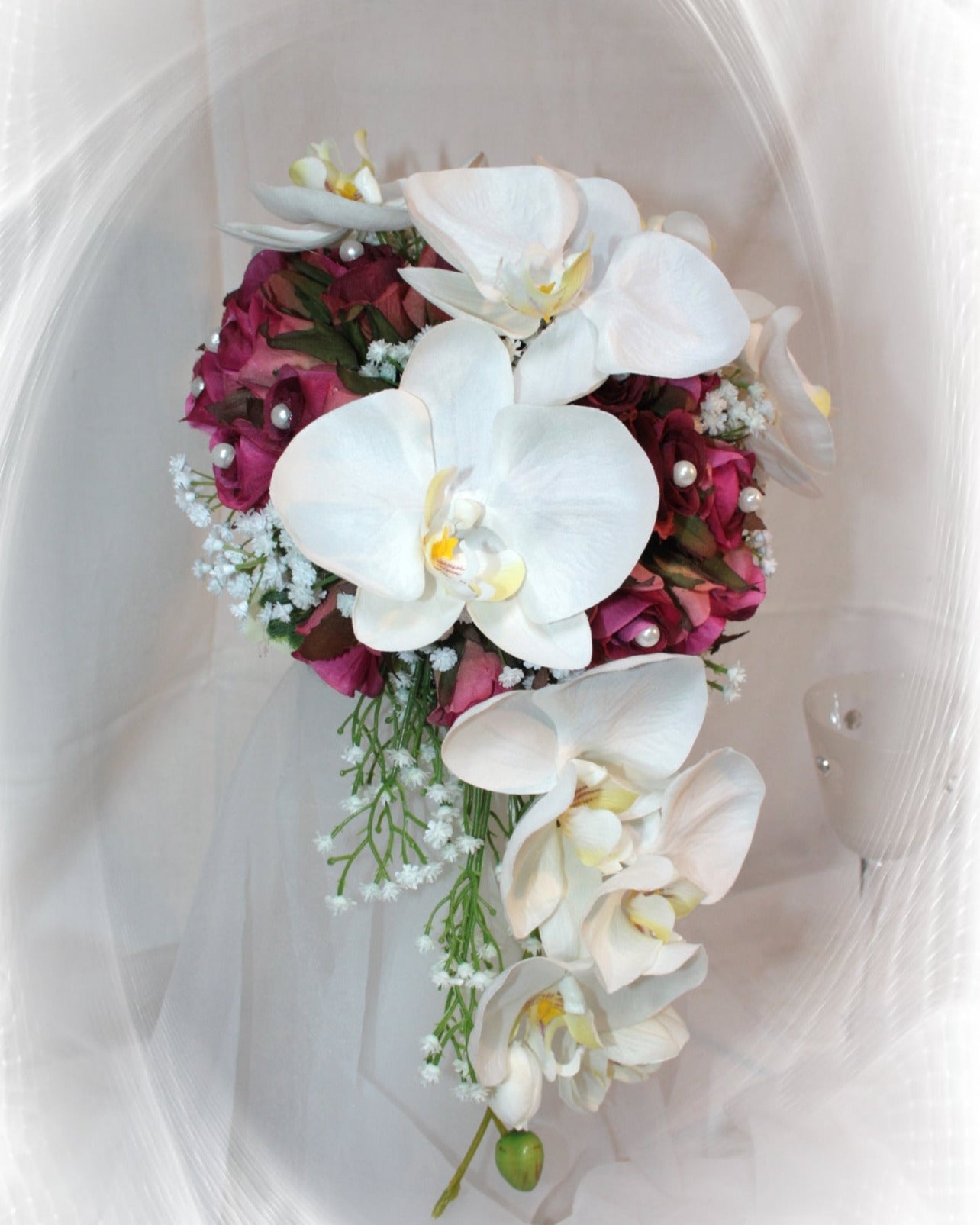 1084 Rosenkugel mit Orchideen