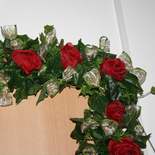 Girlande rot  mit Schleifen in gold