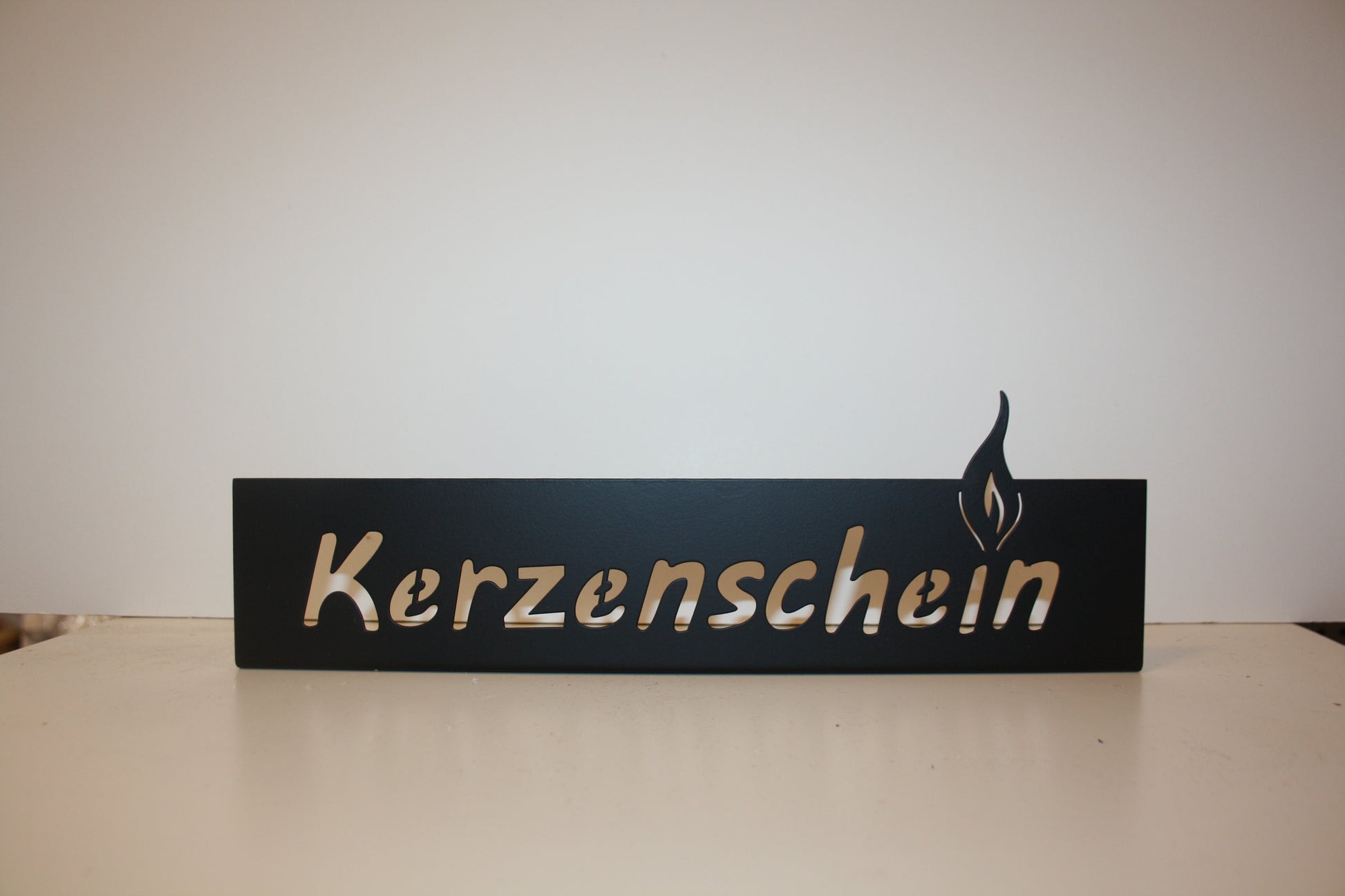 8043 Metalldeko schwarz Kerzenschein
