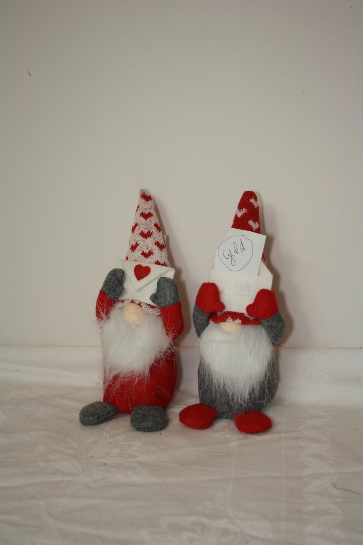 8092-4142 Weihnachtswichtel in rot weiss grau  mit Umschlag für Geldschein