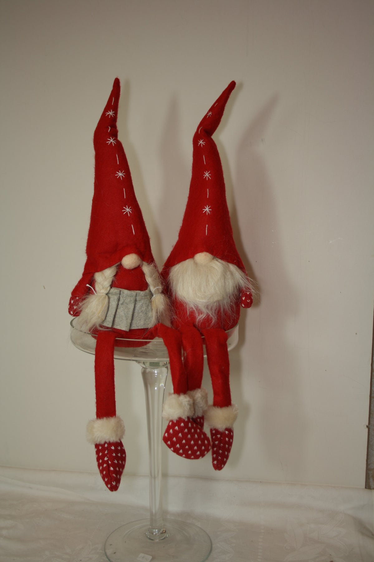 8092-7124 Weihnachtswichtel Paar mit Schlenkerbeinen Kantenhocker