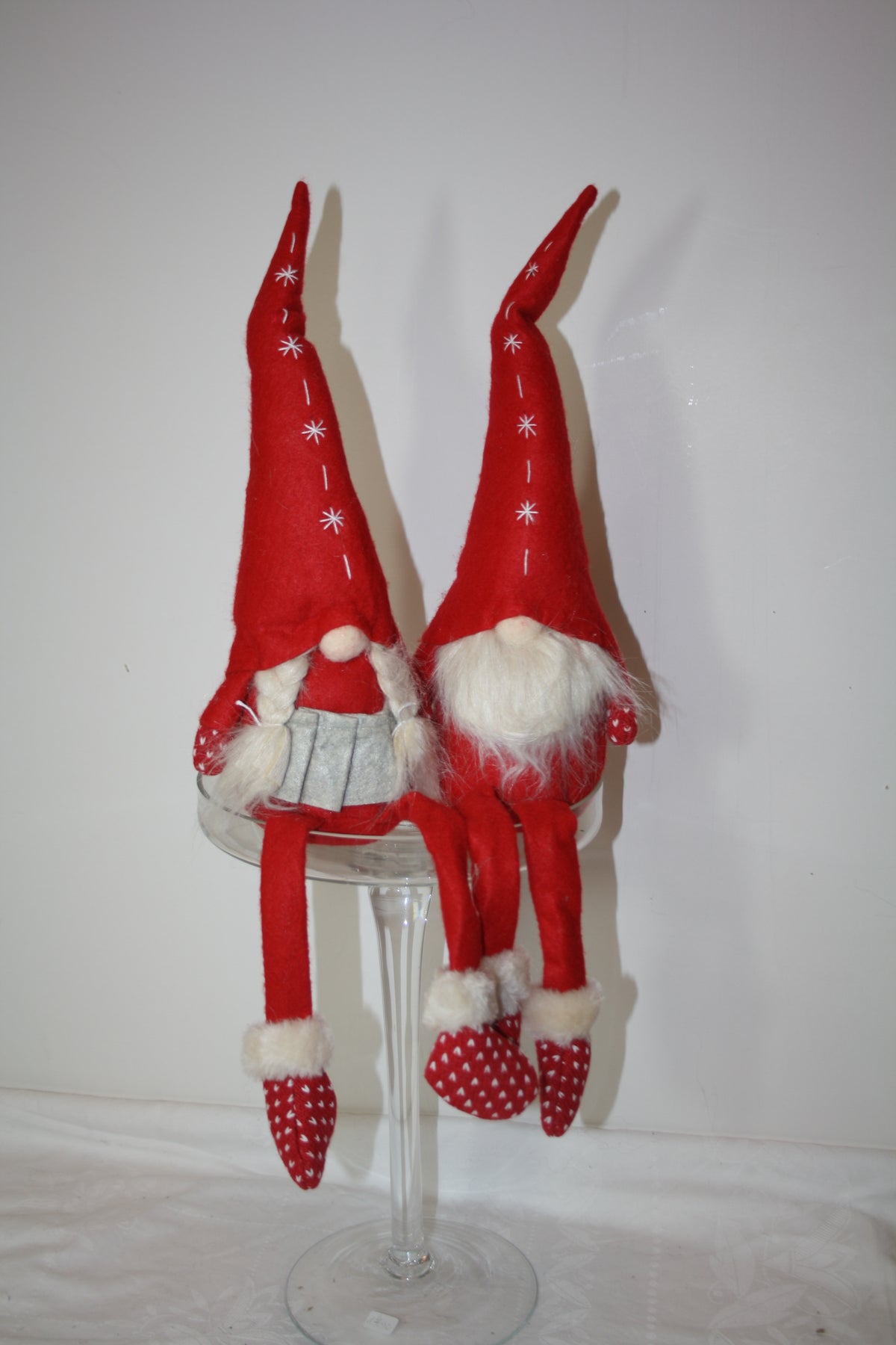 8092-7124 Weihnachtswichtel Paar mit Schlenkerbeinen Kantenhocker