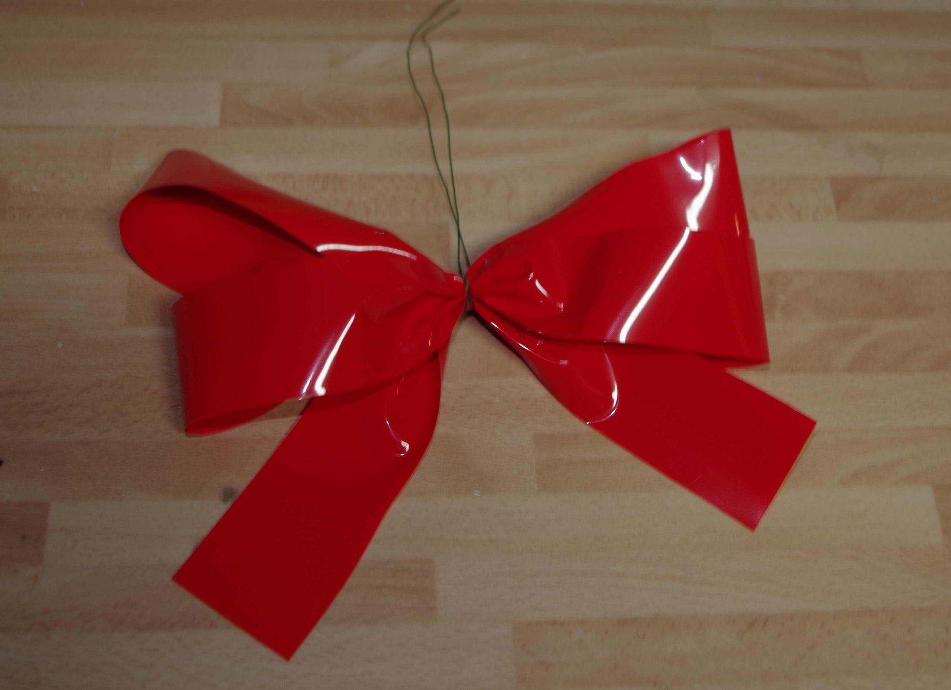 Lackschleife klein rot
