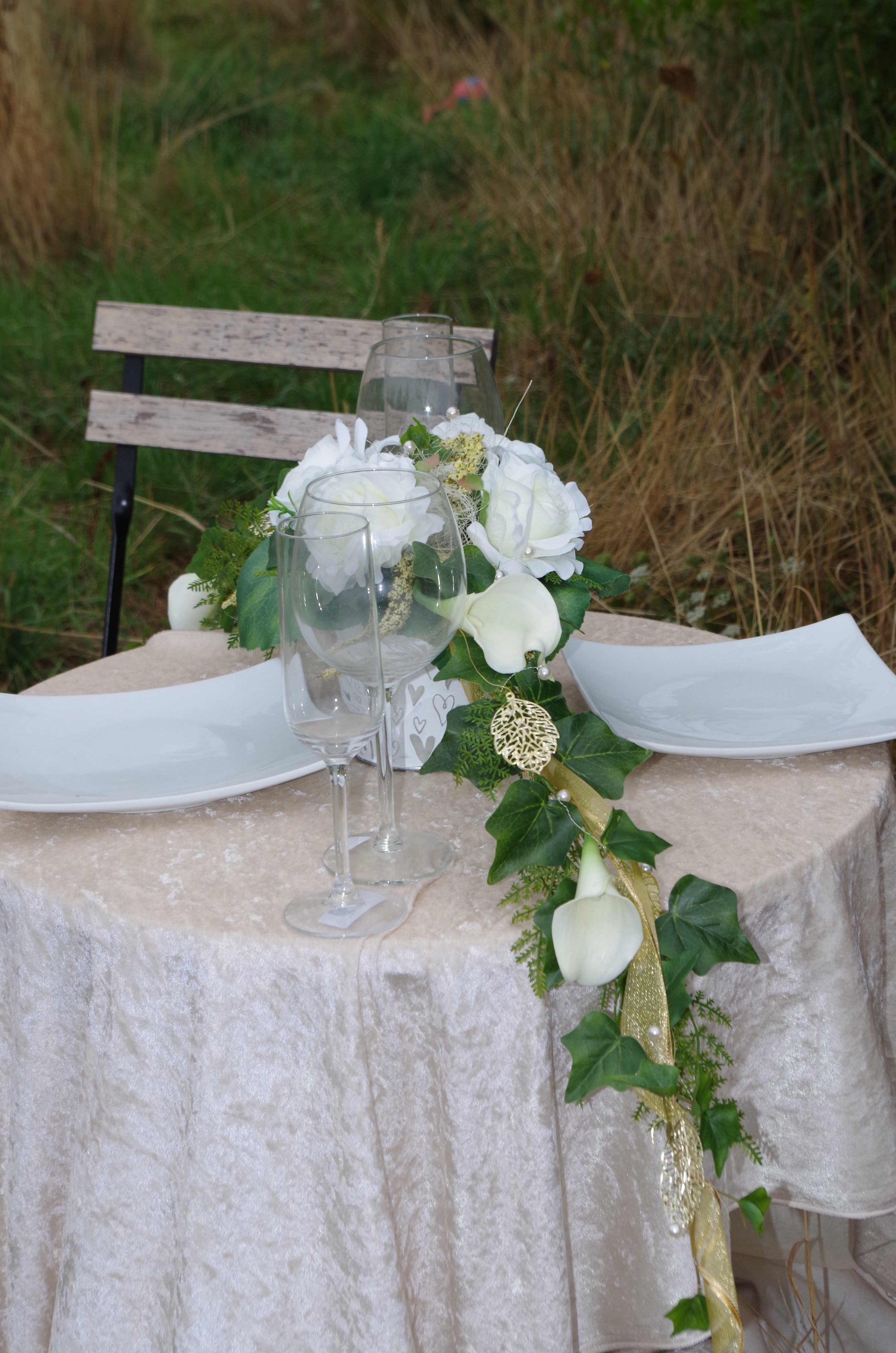 3014 Pokal mit Ranken Callas / Rosen mit gold