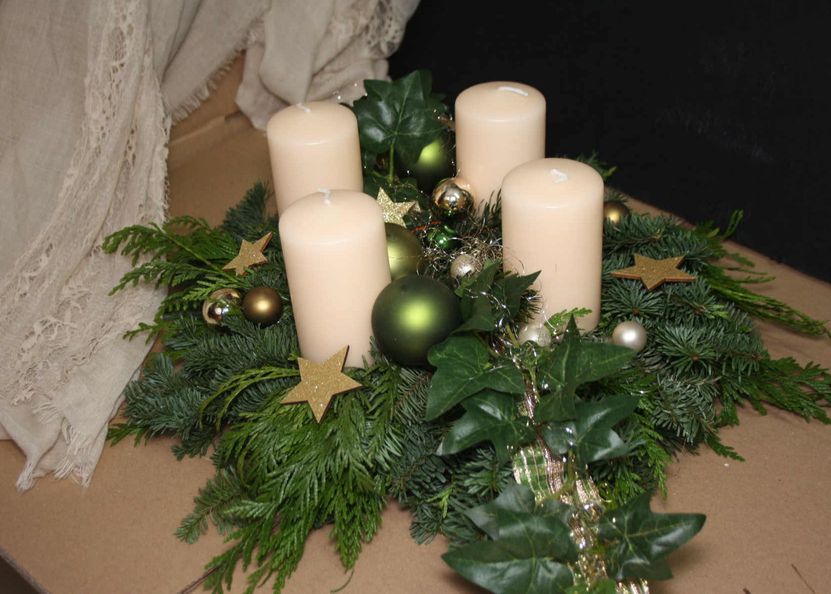 8009 Adventskranz modern mit Efeuranke