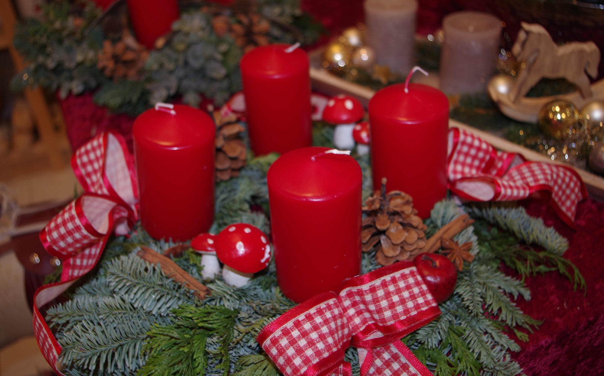 8008 Adventskranz frisch rotweiss