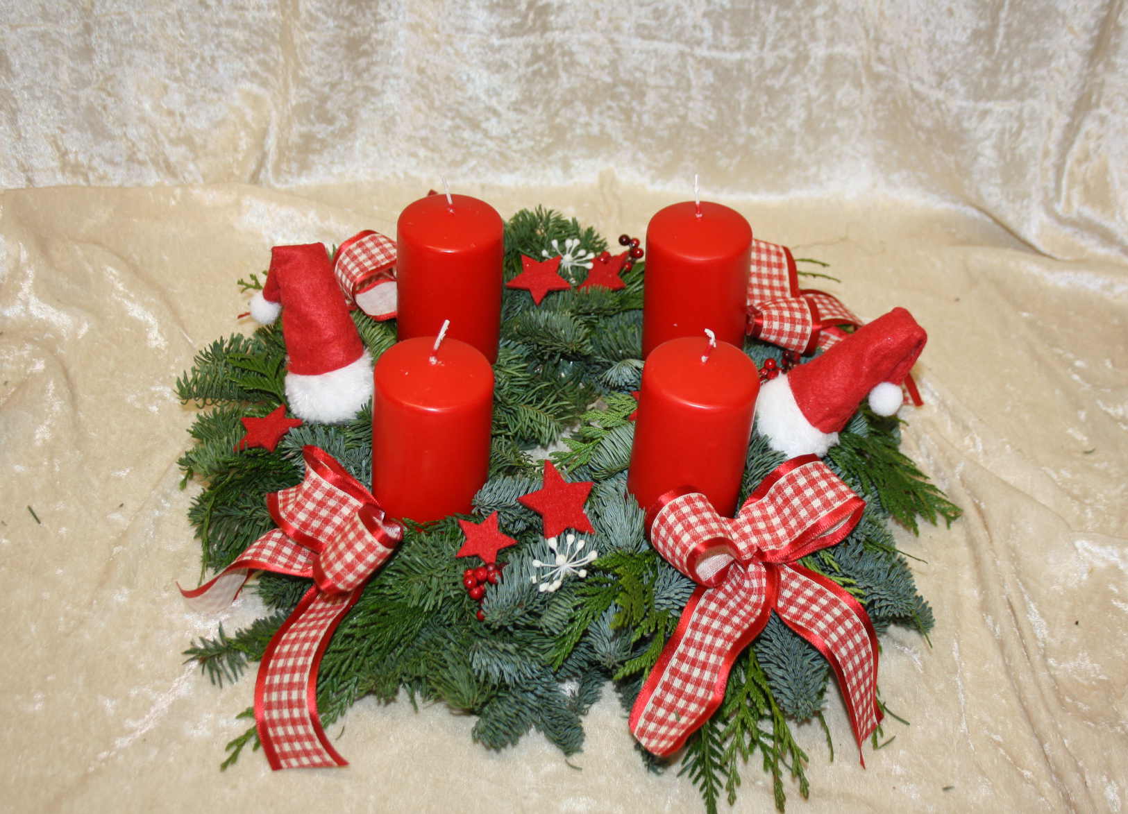 8008 Adventskranz frisch rotweiss