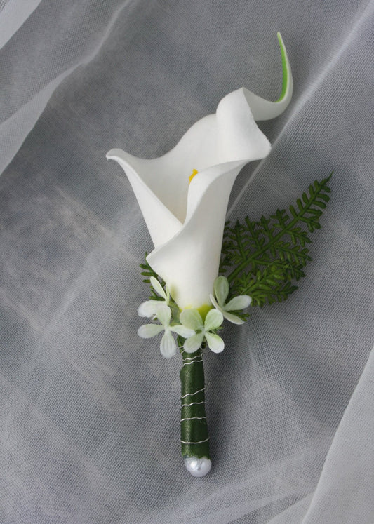 Anstecker Calla Blumenwiese