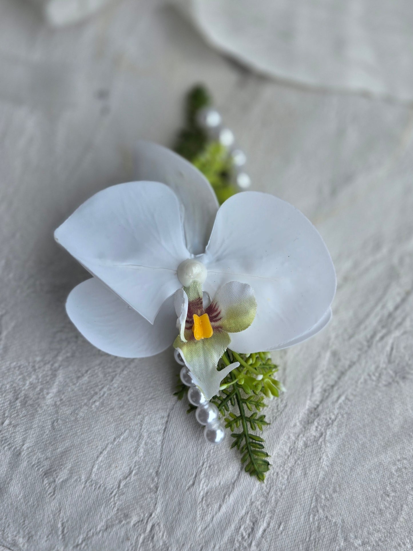 1087a Brautstrauss Orchideen mit Perlenring Armstrauss modern & Anstecker