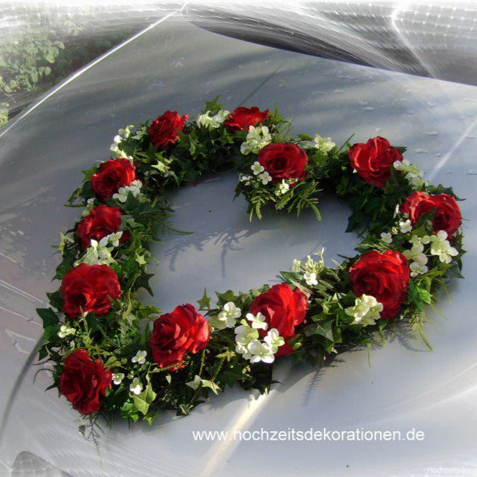 Autoherz offen Rosen und Hortensien