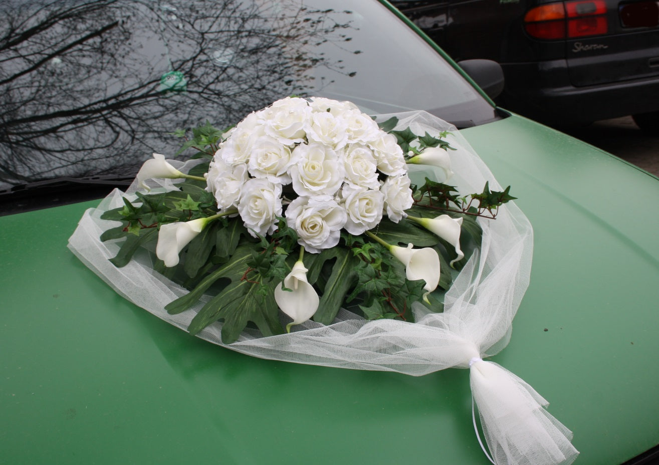 Autodeko Rosenkugel im T�ll