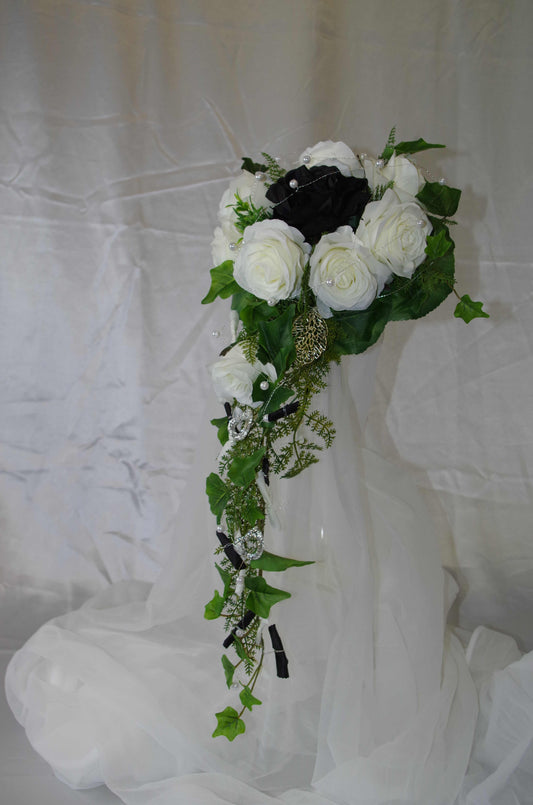 Brautstrauss schwarz weiss