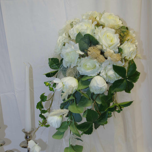 1047 Brautstrauss Boho Wasserfall