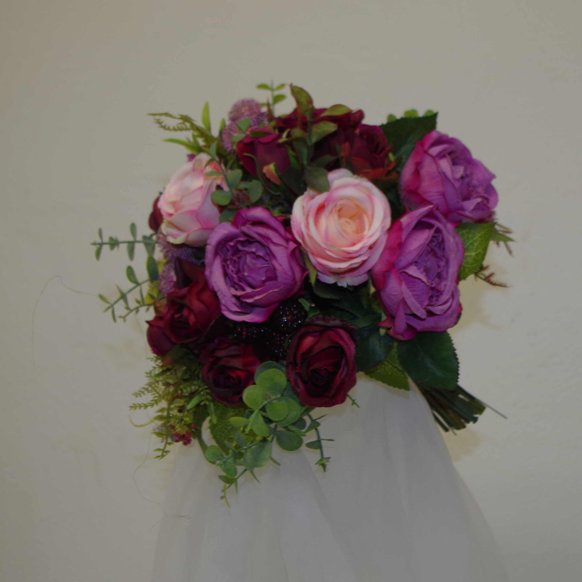 Brautstrauss Beerentraum bordeaux-pink