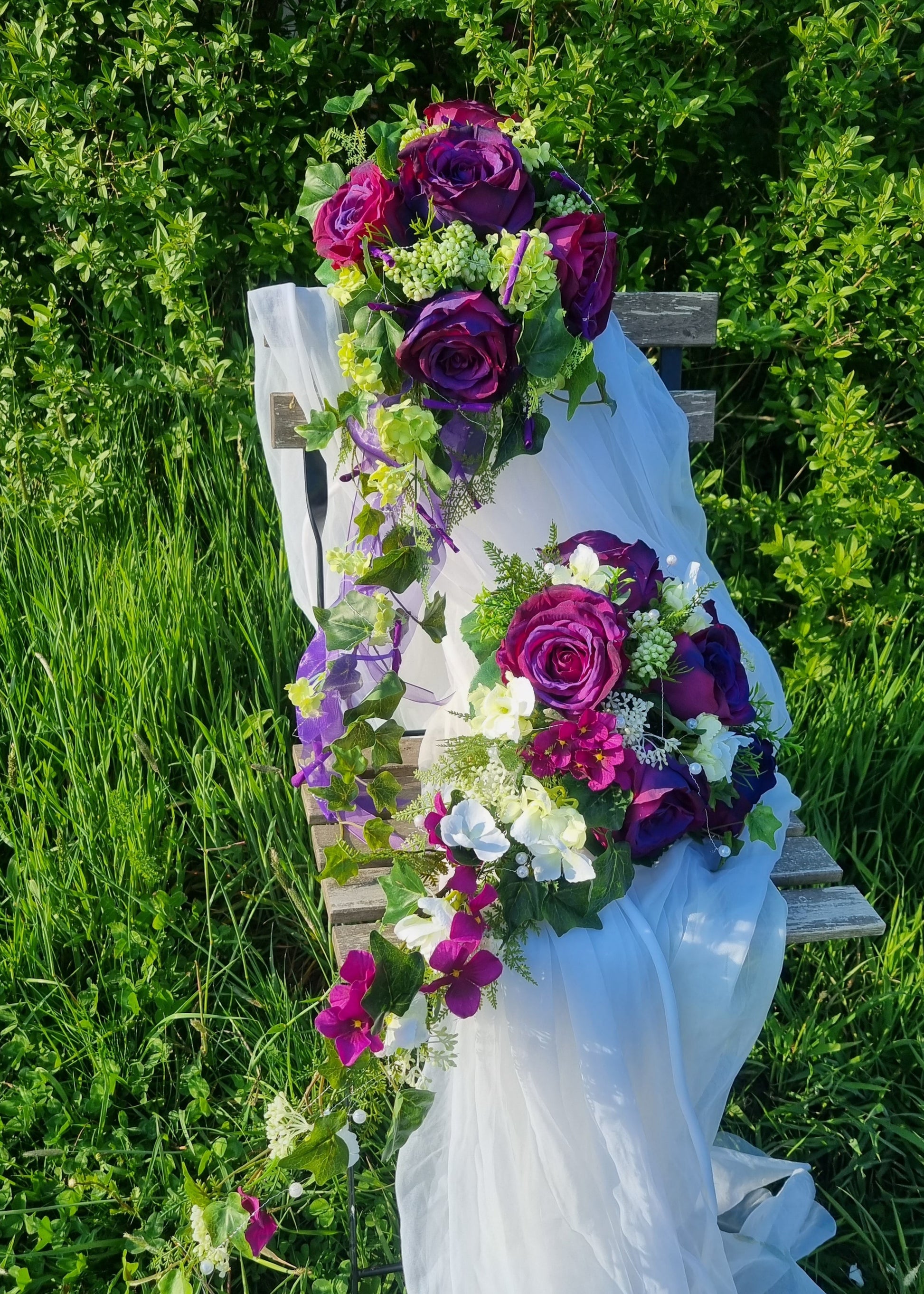 1068 Brautstrauss violett/lila Wasserfall mit weiß