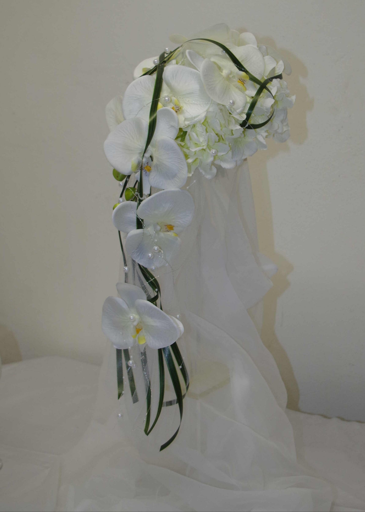 1049 Brautstrauá Orchidee mit Tüll