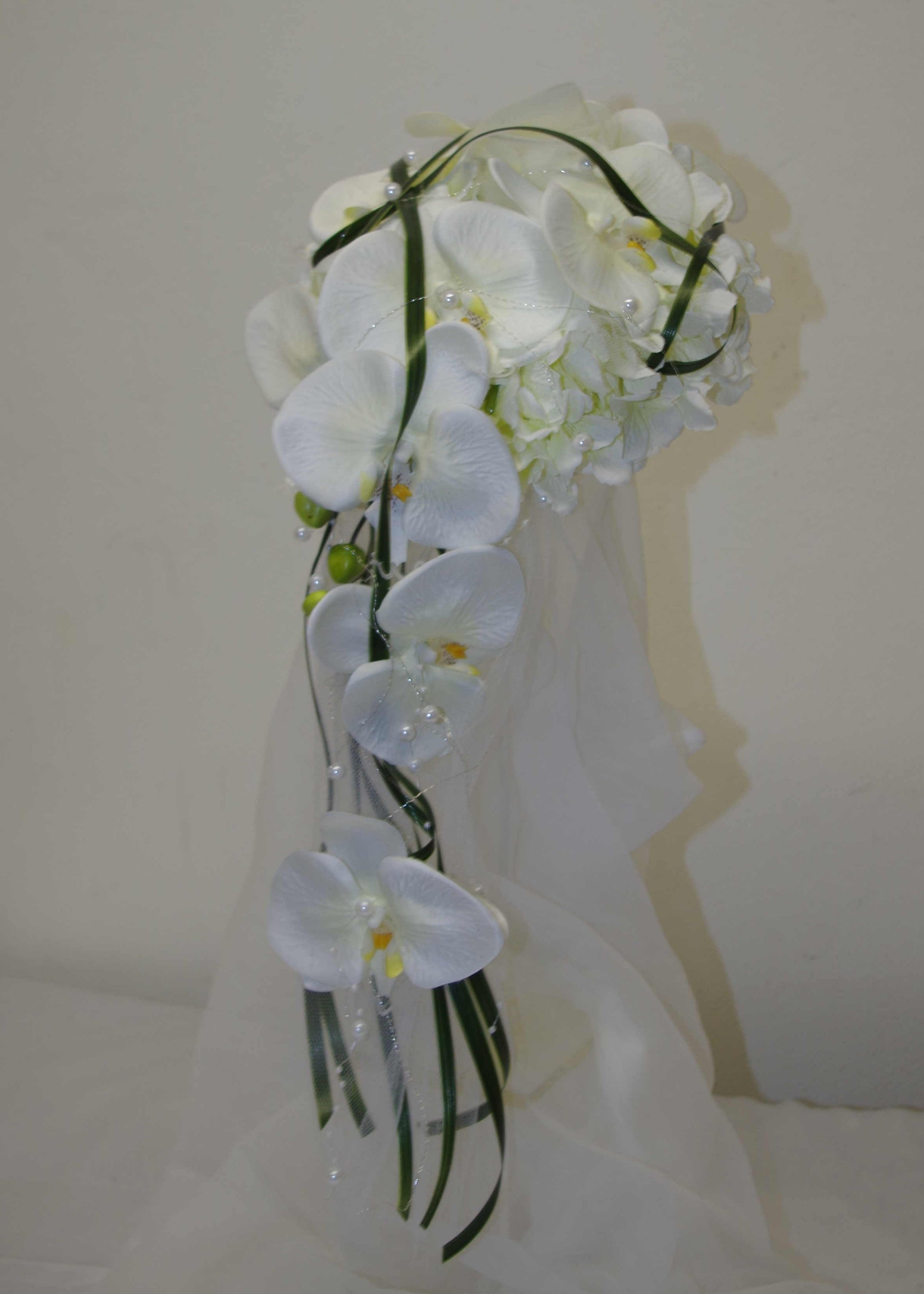 1049 Brautstrauá Orchidee mit Tüll